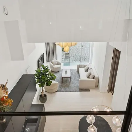 Luxury By Freetown & Canals Апартаменты *