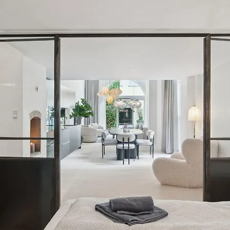 Апартаменты Luxury By Freetown & Canals
