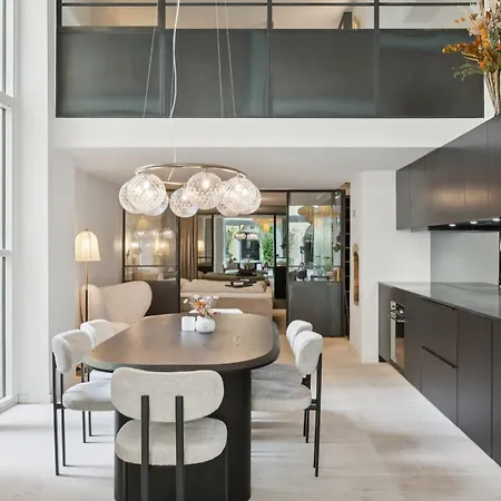 Апартаменты Luxury By Freetown & Canals